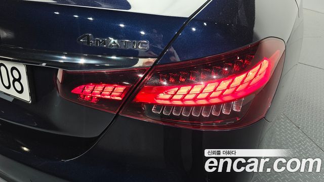 Mercedes-Benz E-Class 2021 — photo 9