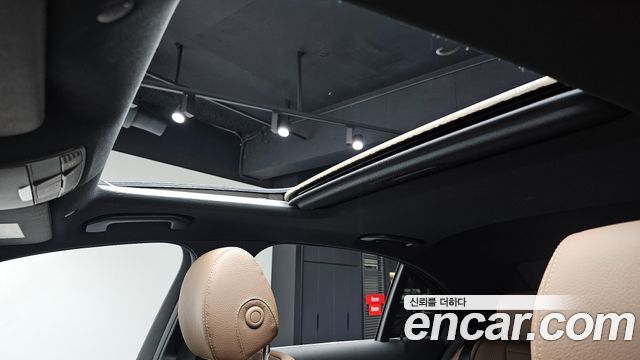 Mercedes-Benz E-Class 2021 — photo 29