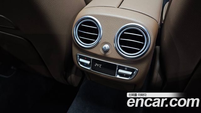Mercedes-Benz E-Class 2021 — photo 31