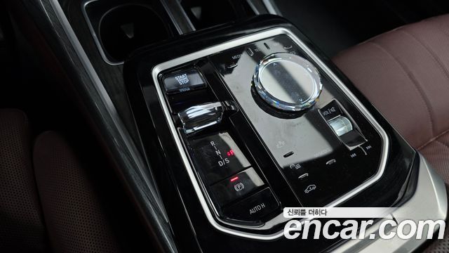 BMW 7-Series 2024 — photo 9
