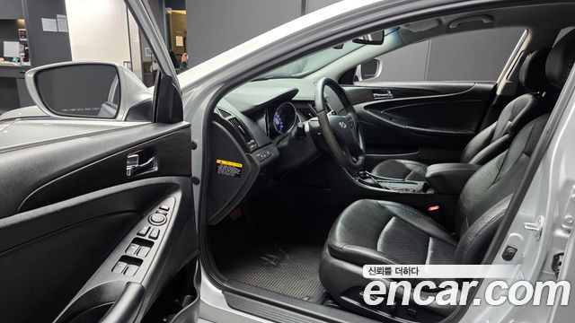 Hyundai Sonata 2012 — photo 13