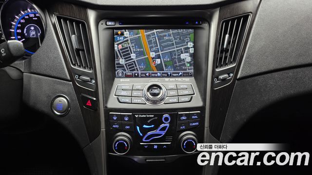 Hyundai Sonata 2012 — photo 19