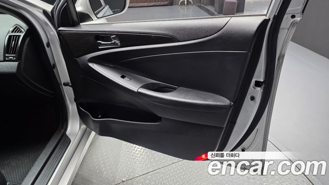 Hyundai Sonata 2012 — photo 14