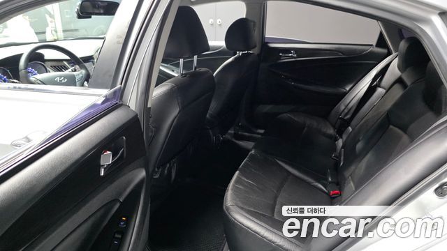 Hyundai Sonata 2012 — photo 16