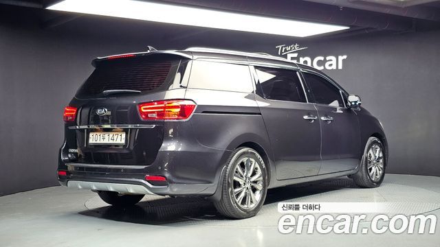 Kia Canival 2019 — photo 2