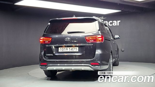 Kia Canival 2019 — photo 4