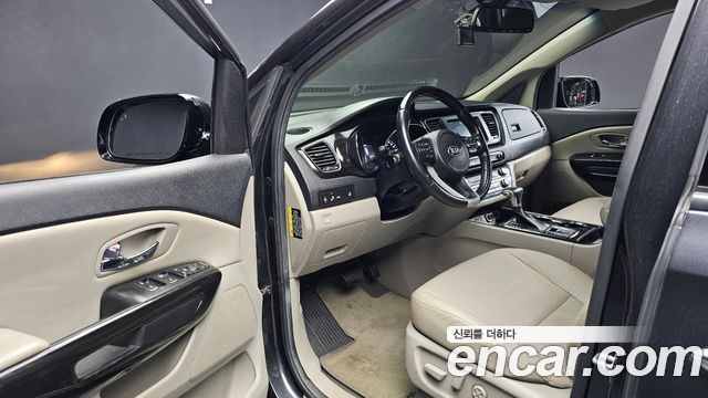 Kia Canival 2019 — photo 13