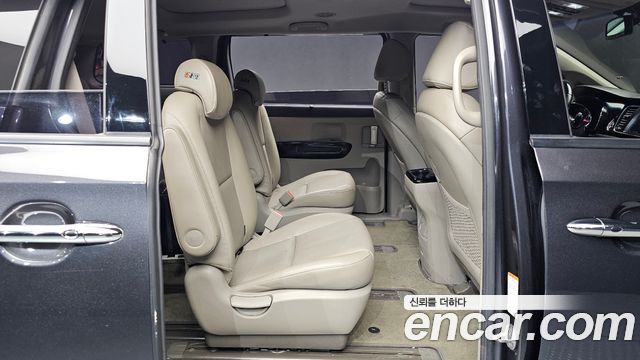 Kia Canival 2019 — photo 17