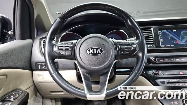 Kia Canival 2019 — photo 21