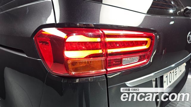 Kia Canival 2019 — photo 9