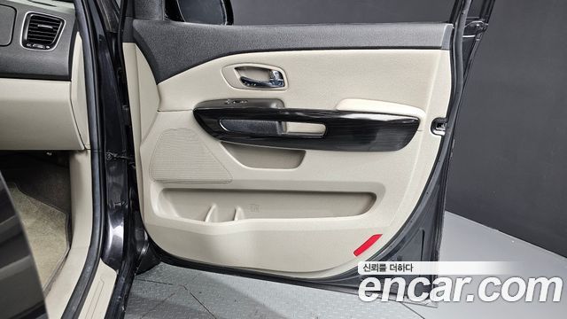 Kia Canival 2019 — photo 15