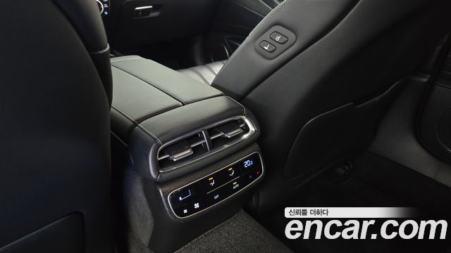 Genesis G80 2022 — photo 31