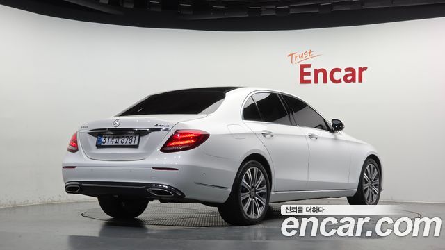 Mercedes-Benz E-Class 2019 — photo 2