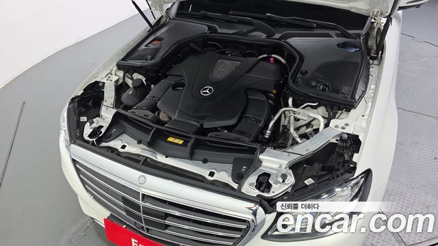Mercedes-Benz E-Class 2019 — photo 6