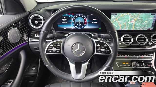 Mercedes-Benz E-Class 2019 — photo 13