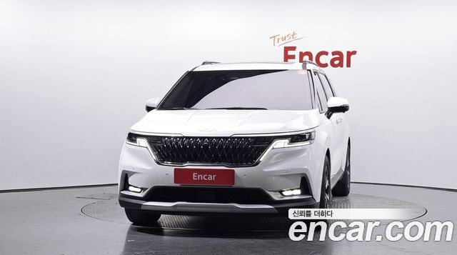 Kia Canival 2023 — photo 3
