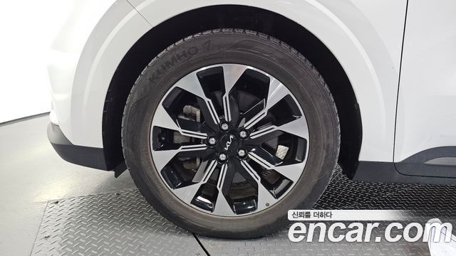 Kia Canival 2023 — photo 5