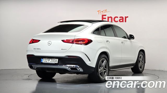 Mercedes-Benz GLE-Class 2022 — photo 2