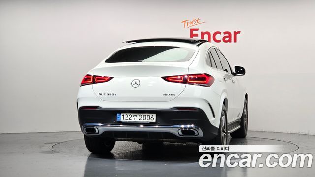Mercedes-Benz GLE-Class 2022 — photo 4
