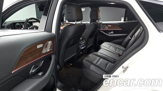 Mercedes-Benz GLE-Class 2022 — photo 17