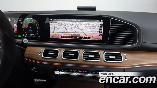 Mercedes-Benz GLE-Class 2022 — photo 19