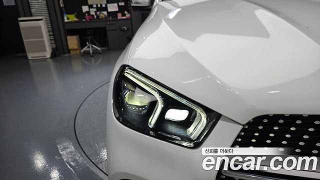 Mercedes-Benz GLE-Class 2022 — photo 8