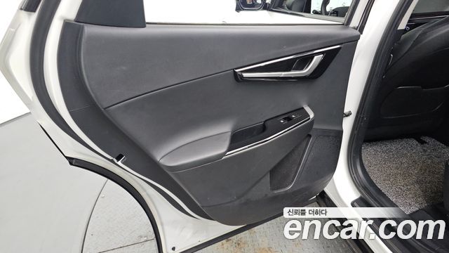 Kia EV6 2022 — photo 15