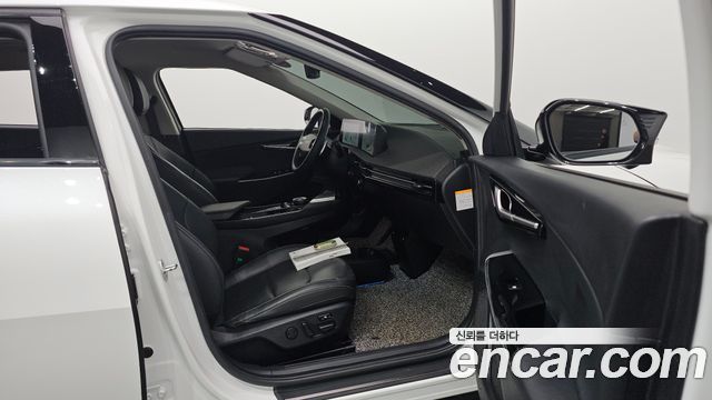 Kia EV6 2022 — photo 16