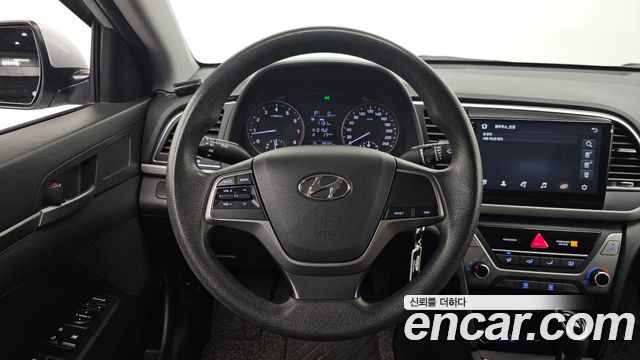 Hyundai AVANTE 2016 — photo 19