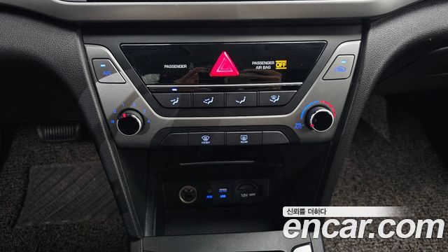 Hyundai AVANTE 2016 — photo 24