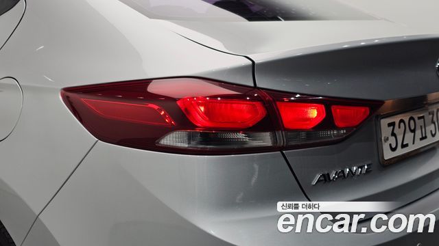 Hyundai AVANTE 2016 — photo 9