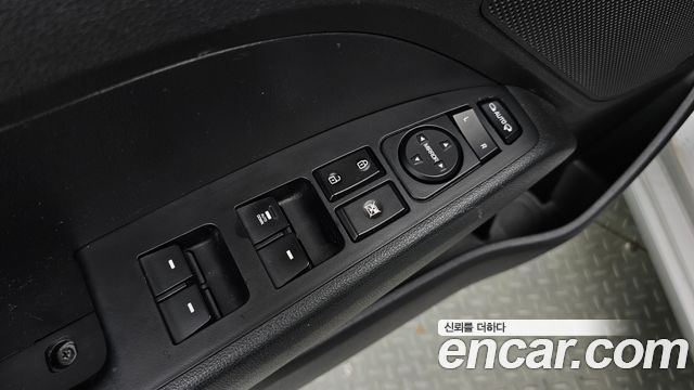 Hyundai AVANTE 2016 — photo 27
