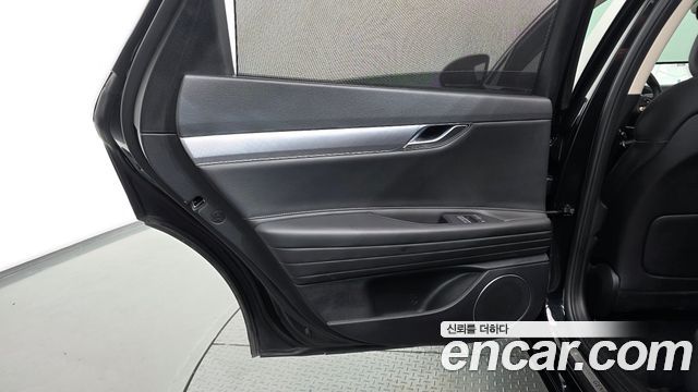 Genesis G80 2023 — photo 15