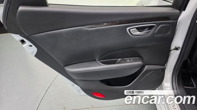 Renault Korea SM6 2017 — photo 15