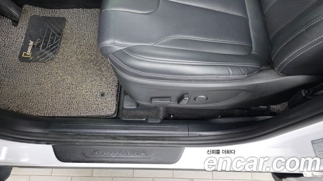 Hyundai Santafe 2021 — photo 31