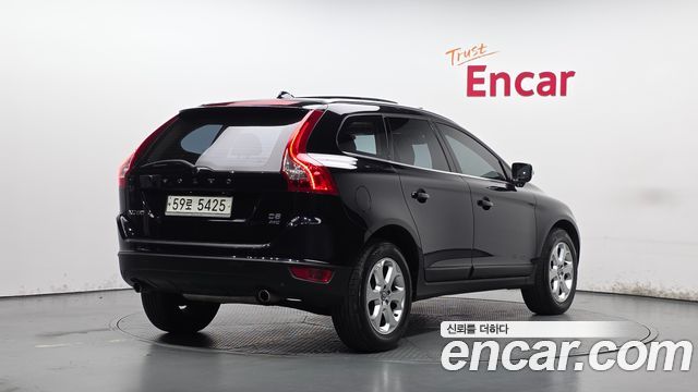 Volvo XC60 2011 — photo 2