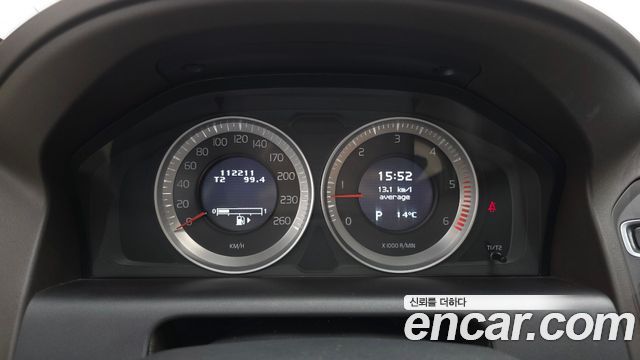 Volvo XC60 2011 — photo 8