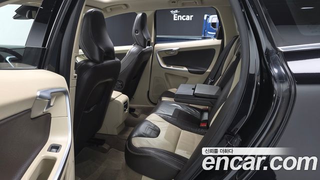 Volvo XC60 2011 — photo 11