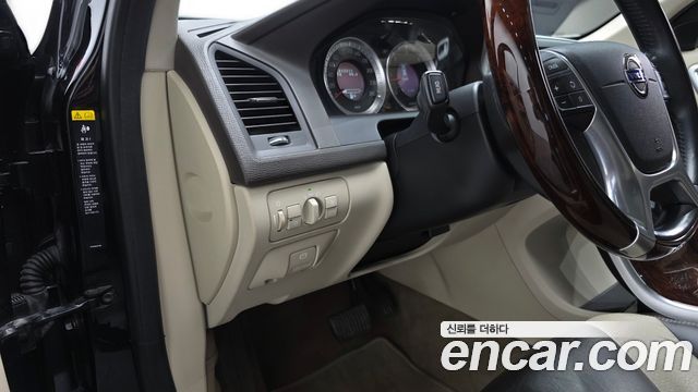 Volvo XC60 2011 — photo 13