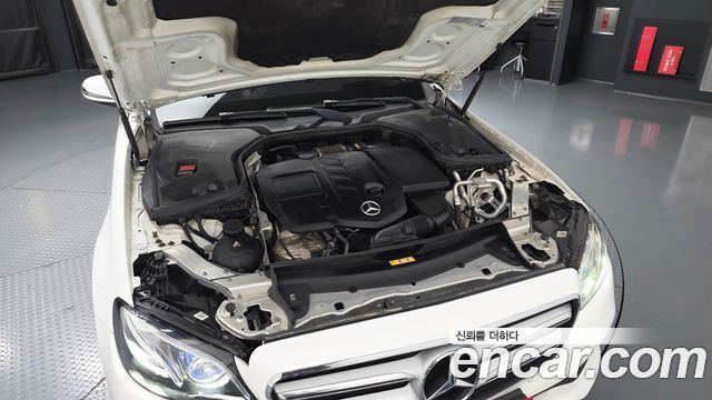 Mercedes-Benz E-Class 2018 — photo 6