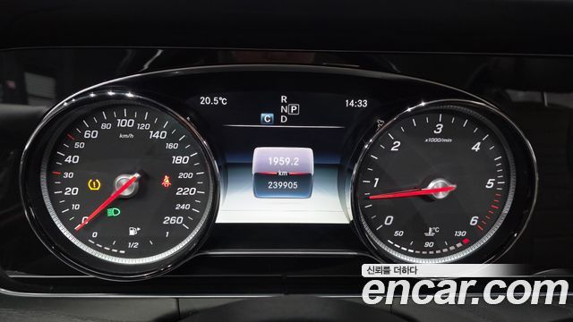 Mercedes-Benz E-Class 2018 — photo 8