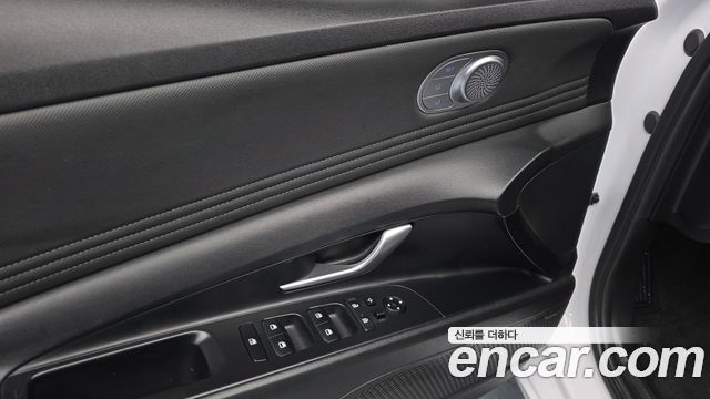 Hyundai AVANTE 2021 — photo 23