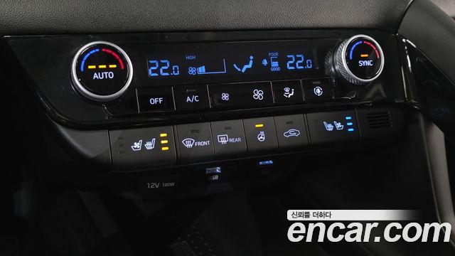 Hyundai AVANTE 2021 — photo 24