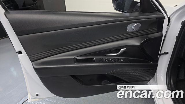 Hyundai AVANTE 2021 — photo 14