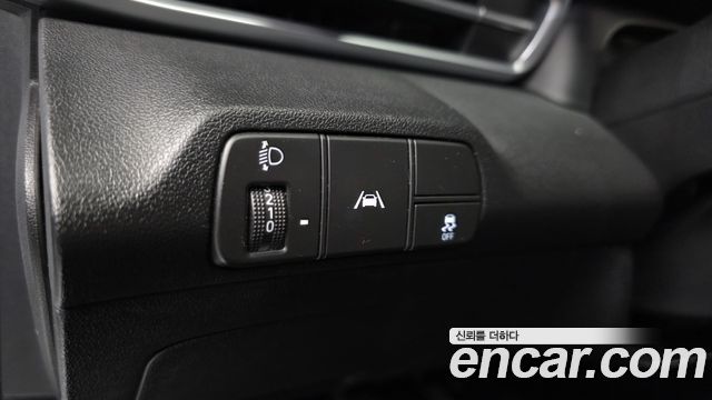 Hyundai AVANTE 2021 — photo 28