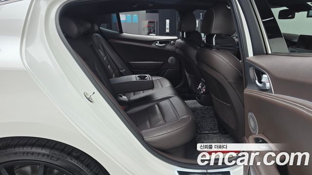 Kia Stinger 2019 — photo 18