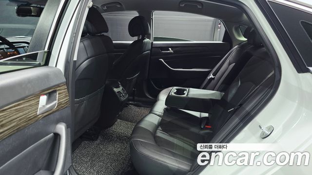 Hyundai Sonata 2015 — photo 17