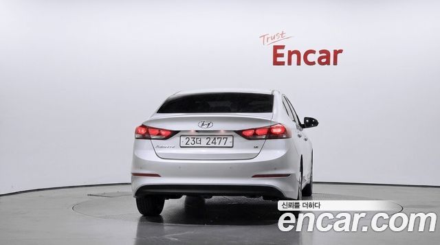 Hyundai AVANTE 2018 — photo 4