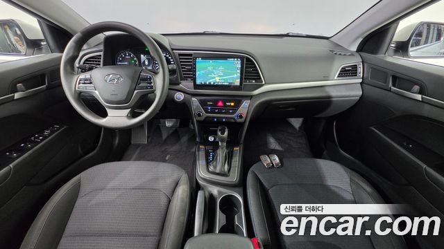 Hyundai AVANTE 2018 — photo 7