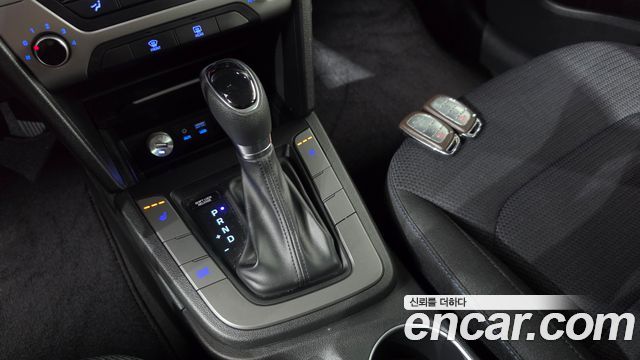 Hyundai AVANTE 2018 — photo 9
